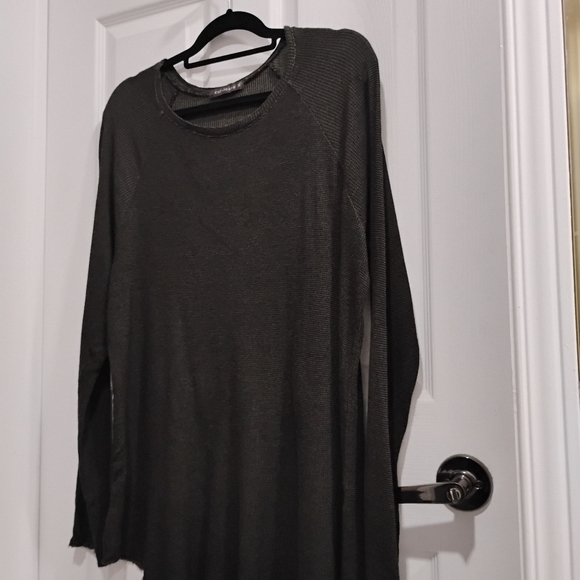 Cut Loose Long Sleeve Top - Picture 2 of 6